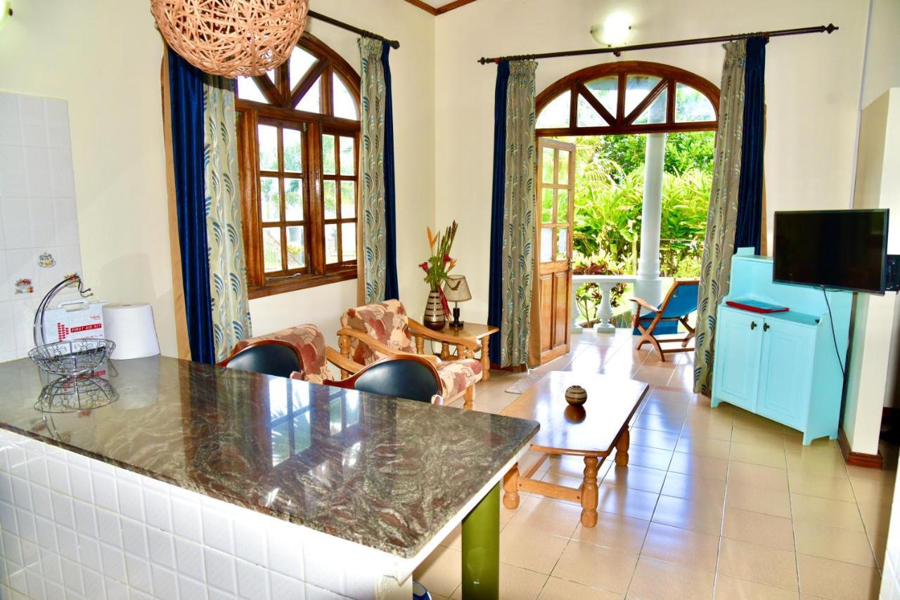 Sea Splash Self Catering And La Petite Maison Grand Anse  Exteriör bild